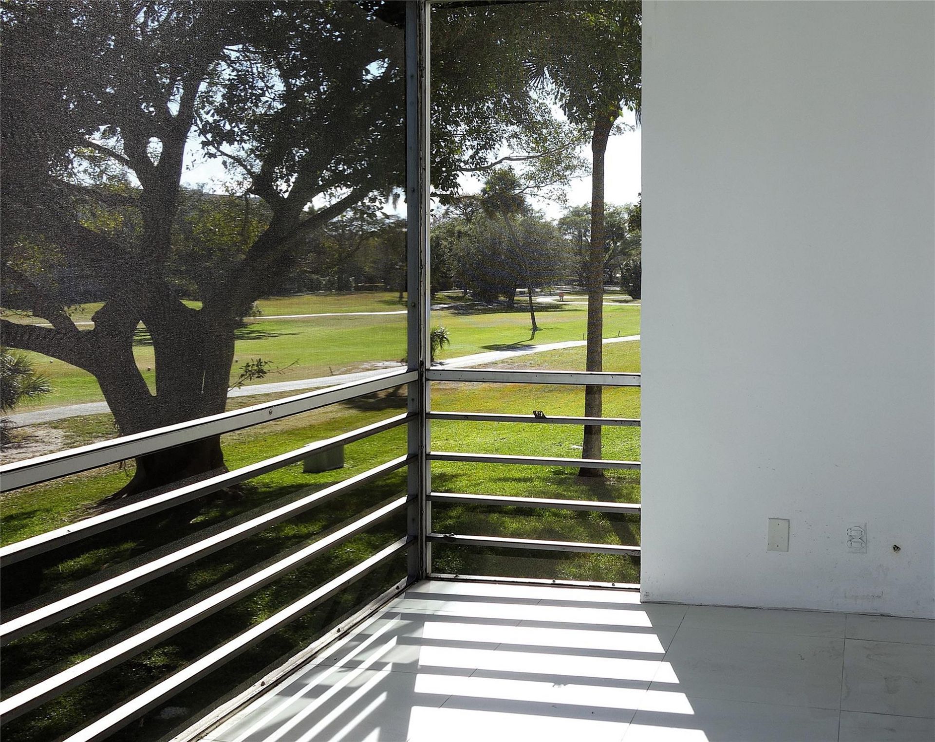 3800 Oaks Clubhouse Drive, Unit 201, Pompano Beach, FL 33069 Photo