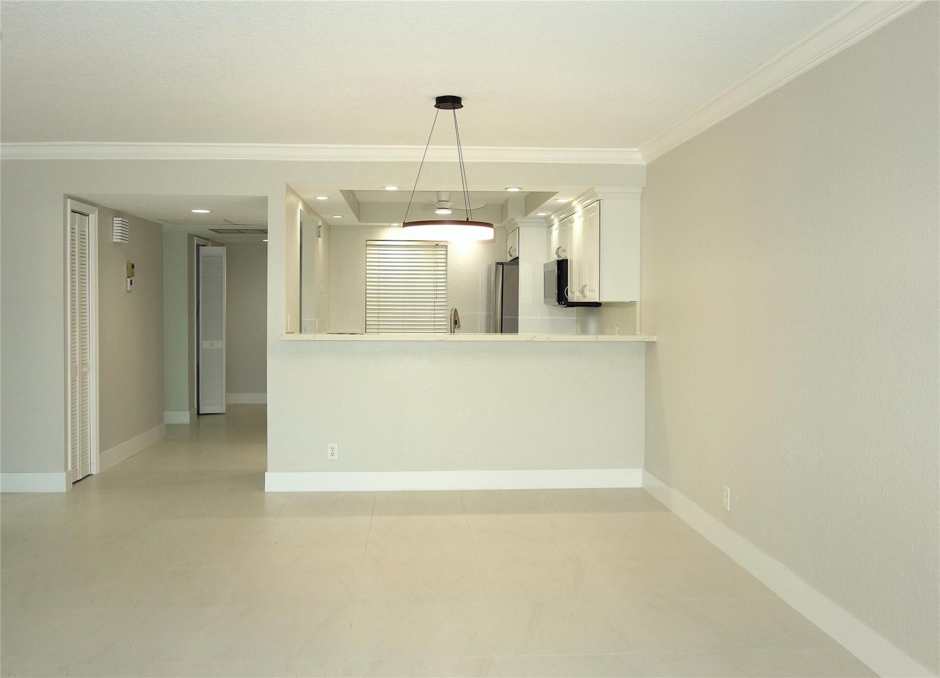 3800 Oaks Clubhouse Drive, Unit 201, Pompano Beach, FL 33069 Photo