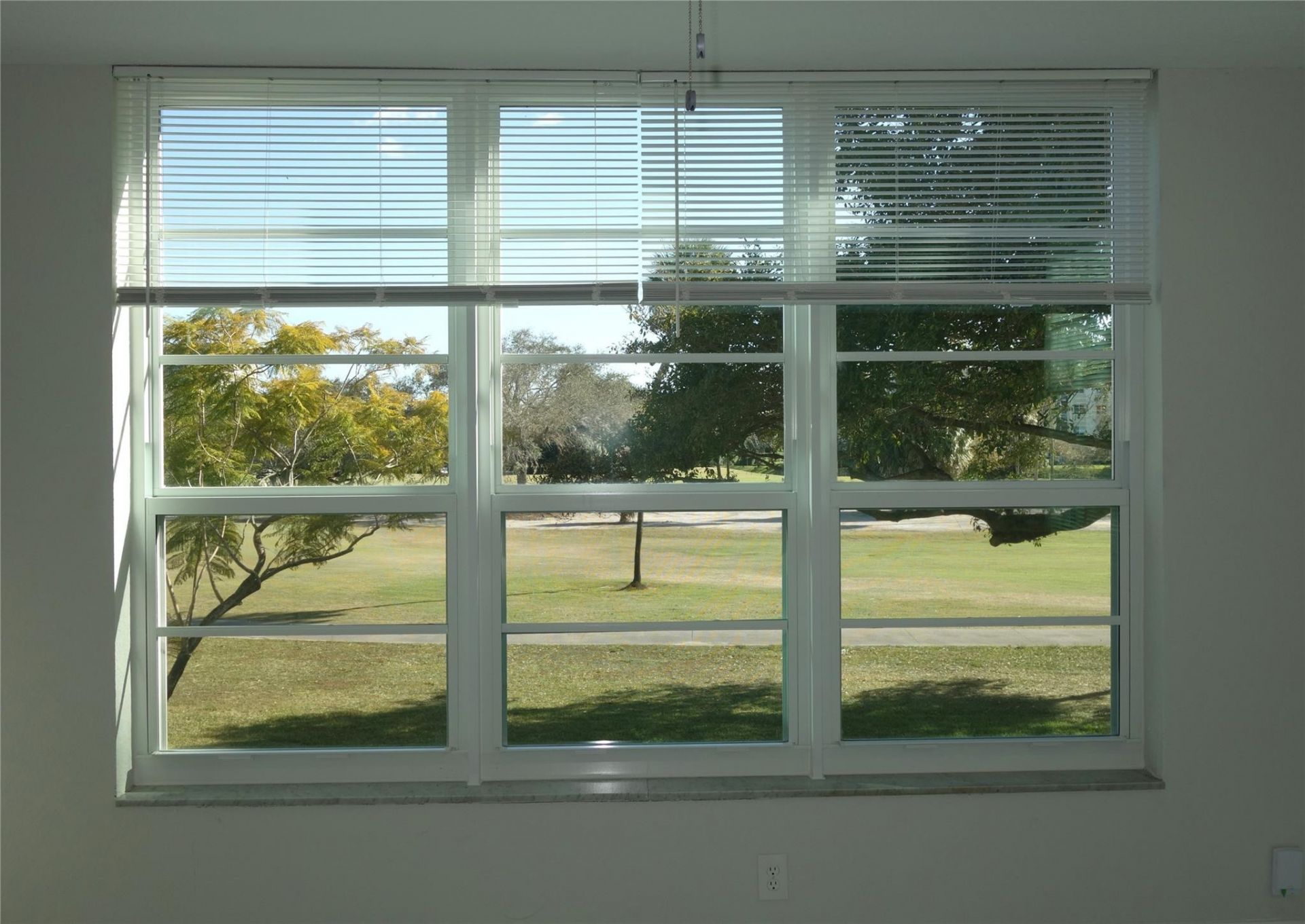 3800 Oaks Clubhouse Drive, Unit 201, Pompano Beach, FL 33069 Photo