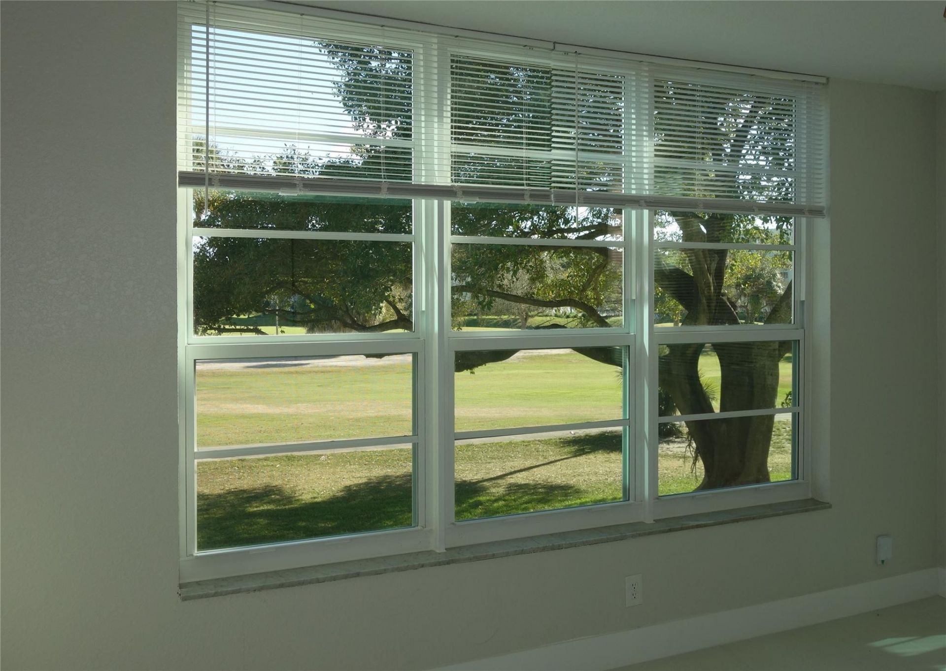 3800 Oaks Clubhouse Drive, Unit 201, Pompano Beach, FL 33069 Photo