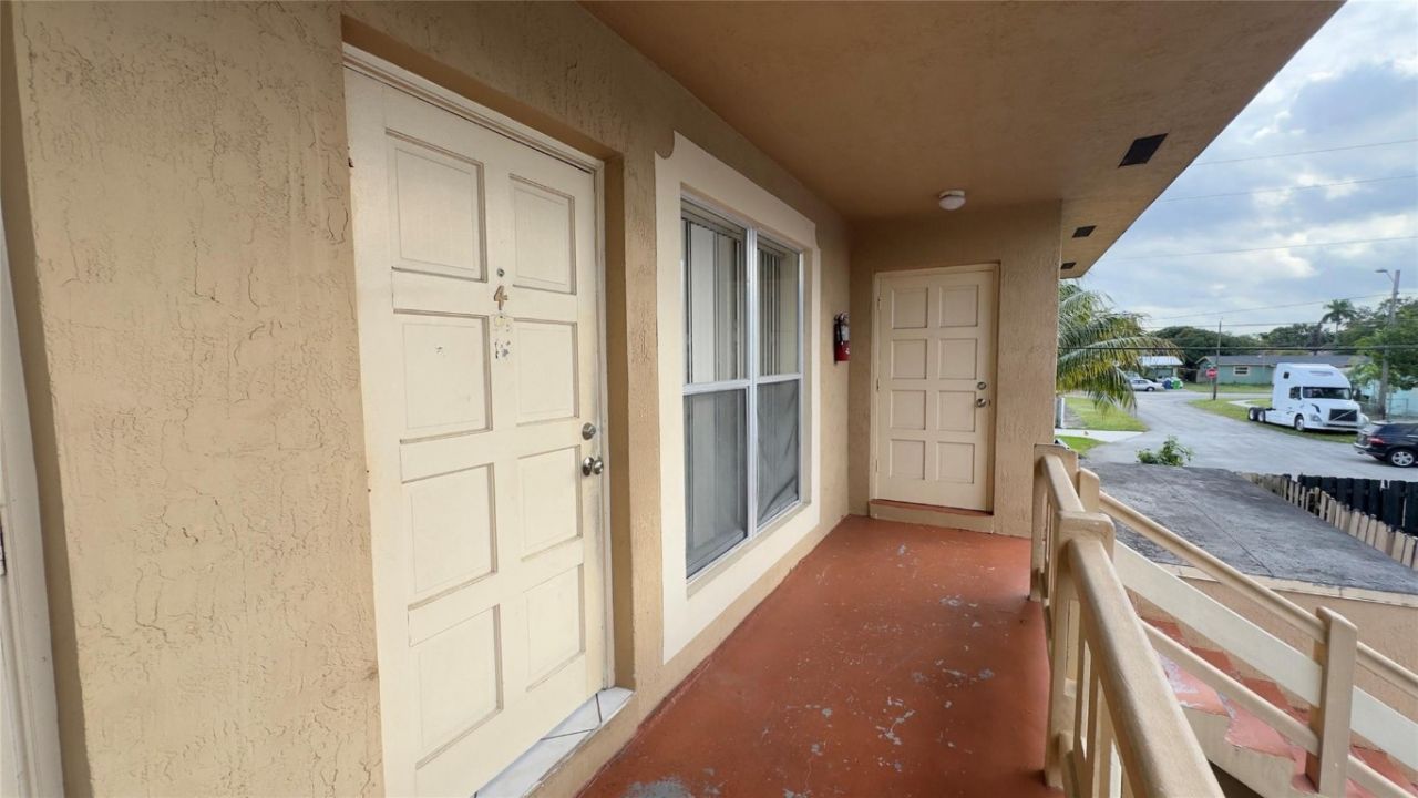 5870 NW 16th Place, Sunrise, FL 33313 Photo