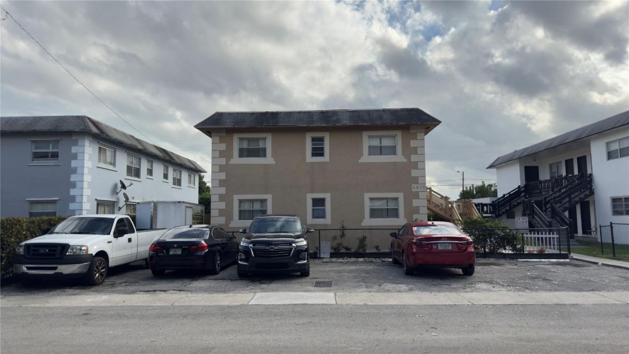 5870 NW 16th Place, Sunrise, FL 33313 Photo