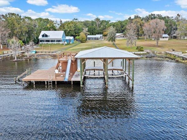 567 W HILLSBOROUGH Avenue, Florahome, FL 32140