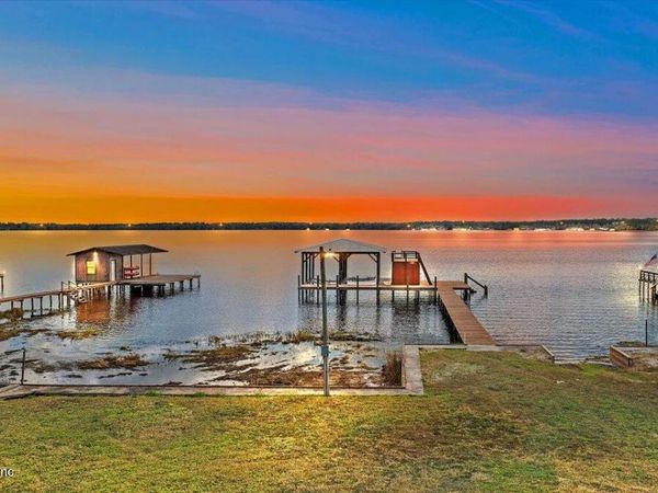 567 W HILLSBOROUGH Avenue, Florahome, FL 32140