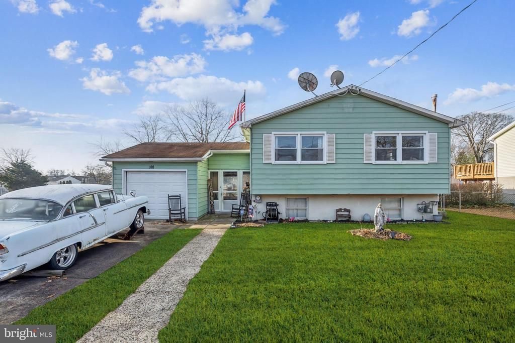 100 Garden Avenue, Blackwood, NJ 08012 Main Photo