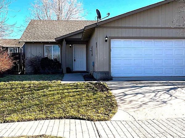 857 SE Maliah Avenue, Madras, OR 97741