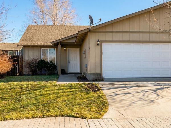 857 SE Maliah Avenue, Madras, OR 97741