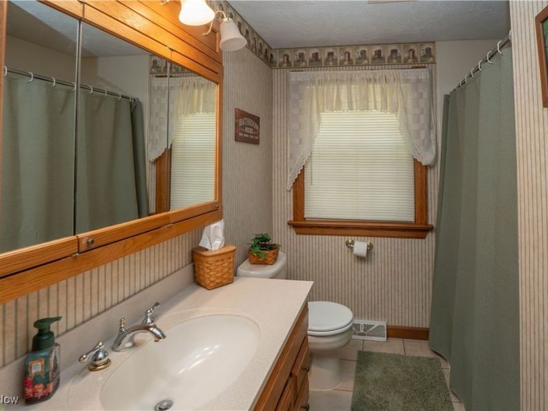 7463 Bentler Avenue NE, Canton, OH 44721 Photo 24