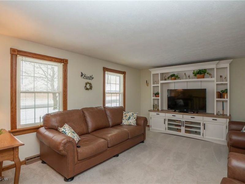 7463 Bentler Avenue NE, Canton, OH 44721 Photo 5