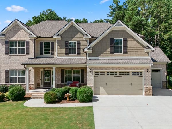 1050 Silver Thorne Drive, Loganville, GA 30052