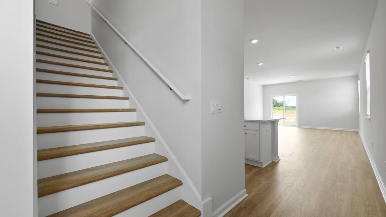 138 Broadstone Drive Photo 23