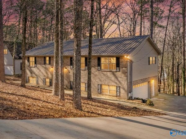 3608 Briarwood Lane, Guntersville, AL 35976