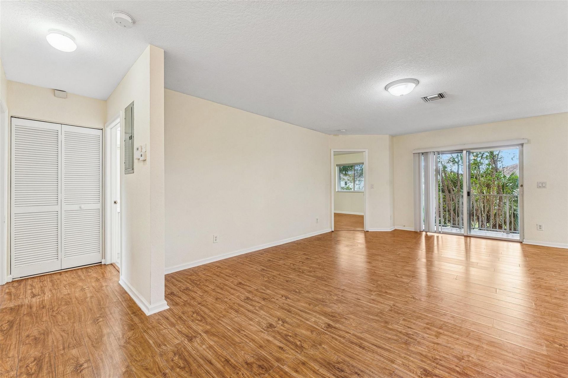 8466 NW 40th Street, Coral Springs, FL 33065 Photo