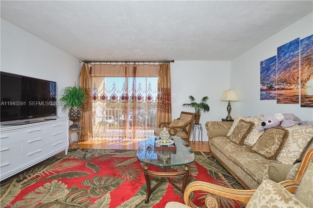 2366 E E Mall Dr , Unit 519, Fort Myers, FL 33901 Photo