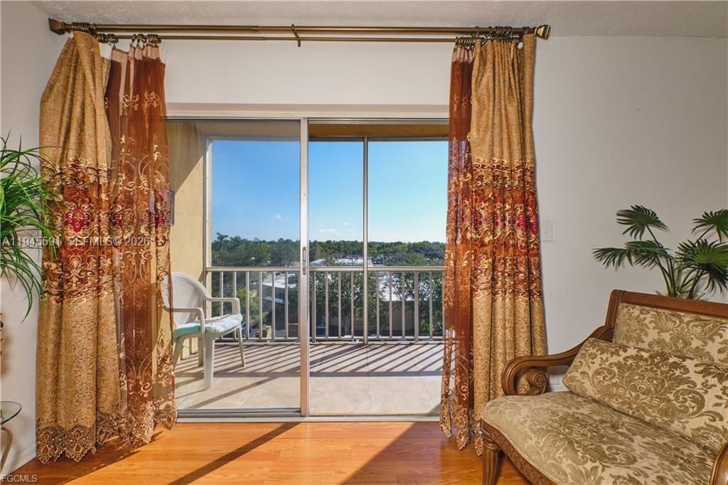 2366 E E Mall Dr , Unit 519, Fort Myers, FL 33901 Photo