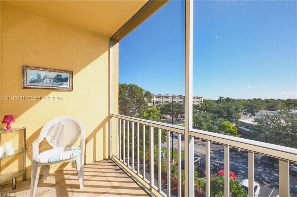 2366 E E Mall Dr , Unit 519, Fort Myers, FL 33901 Photo