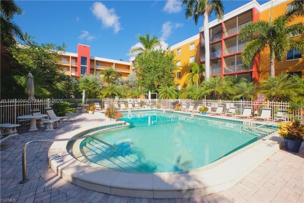 2366 E E Mall Dr , Unit 519, Fort Myers, FL 33901 Photo