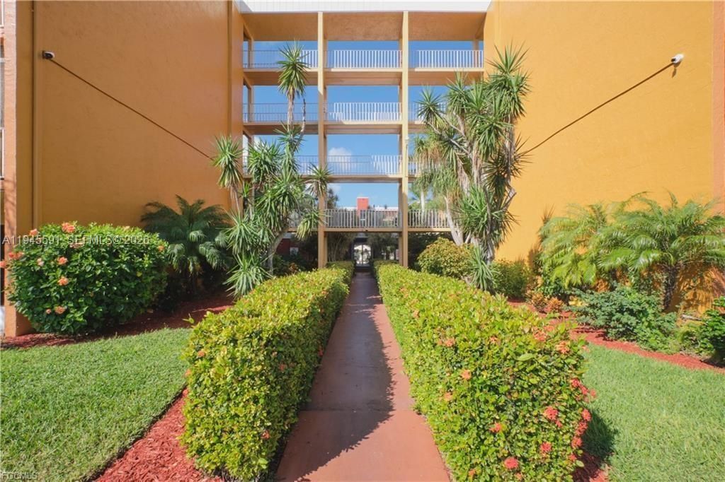 2366 E E Mall Dr , Unit 519, Fort Myers, FL 33901 Photo