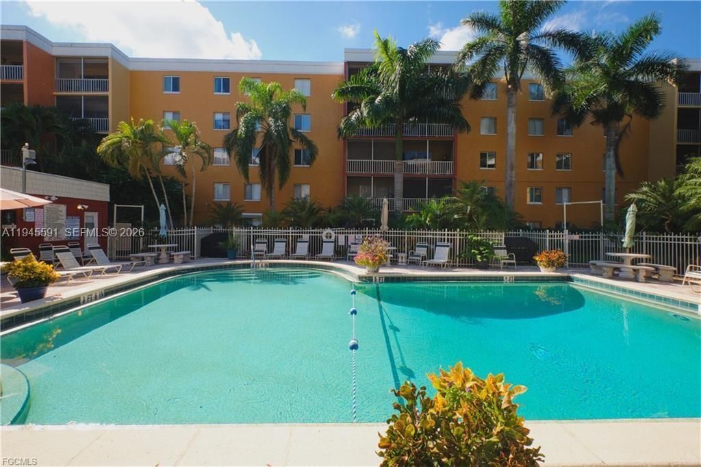 2366 E E Mall Dr , Unit 519, Fort Myers, FL 33901 Photo