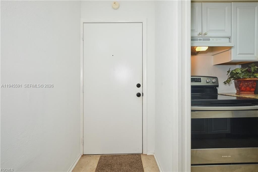 2366 E E Mall Dr , Unit 519, Fort Myers, FL 33901 Photo