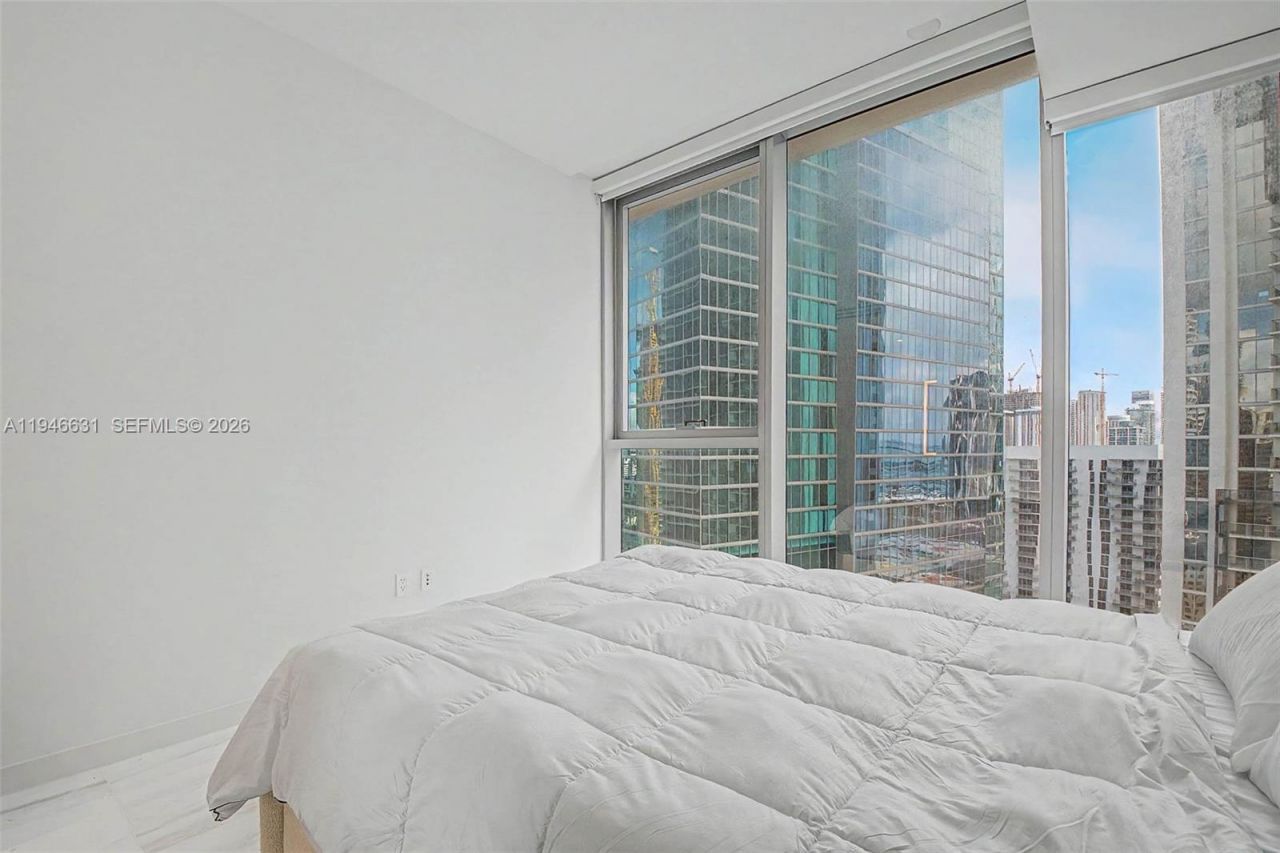 300 Biscayne Blvd Way, Unit 2808, Miami, FL 33131 Photo