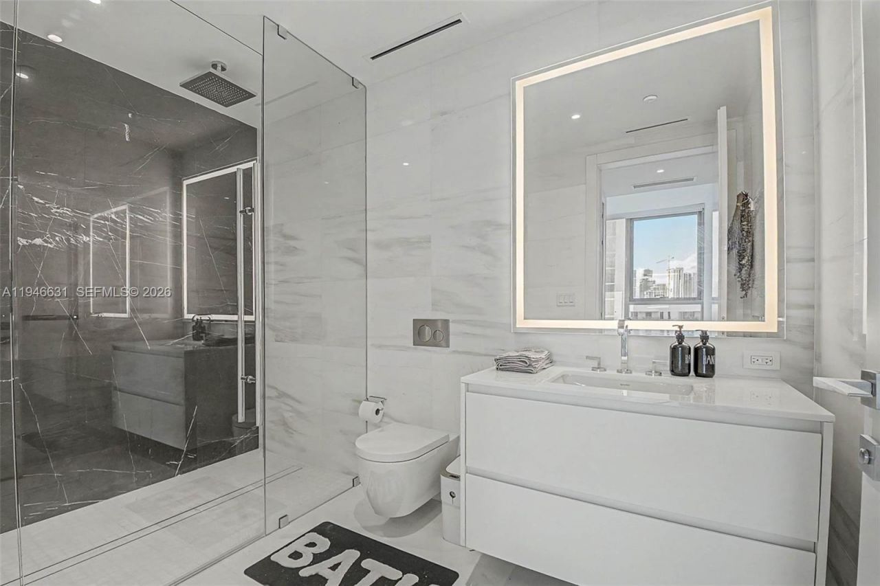 300 Biscayne Blvd Way, Unit 2808, Miami, FL 33131 Photo