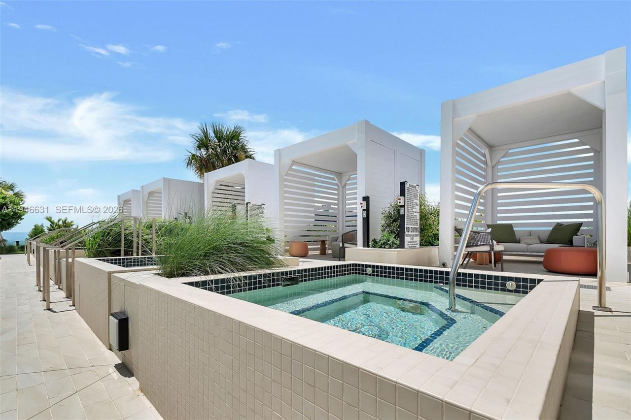 300 Biscayne Blvd Way, Unit 2808, Miami, FL 33131 Photo