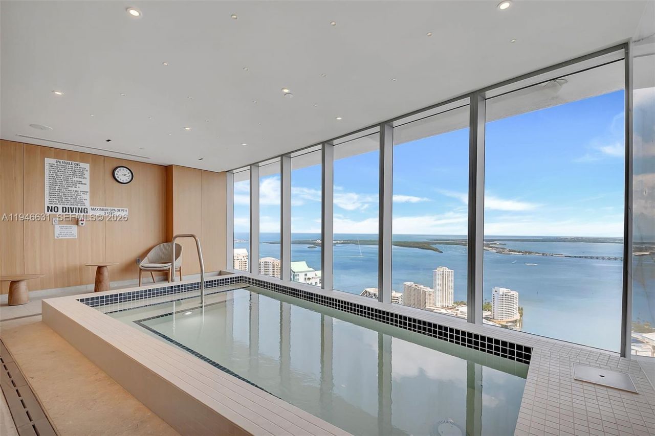 300 Biscayne Blvd Way, Unit 2808, Miami, FL 33131 Photo