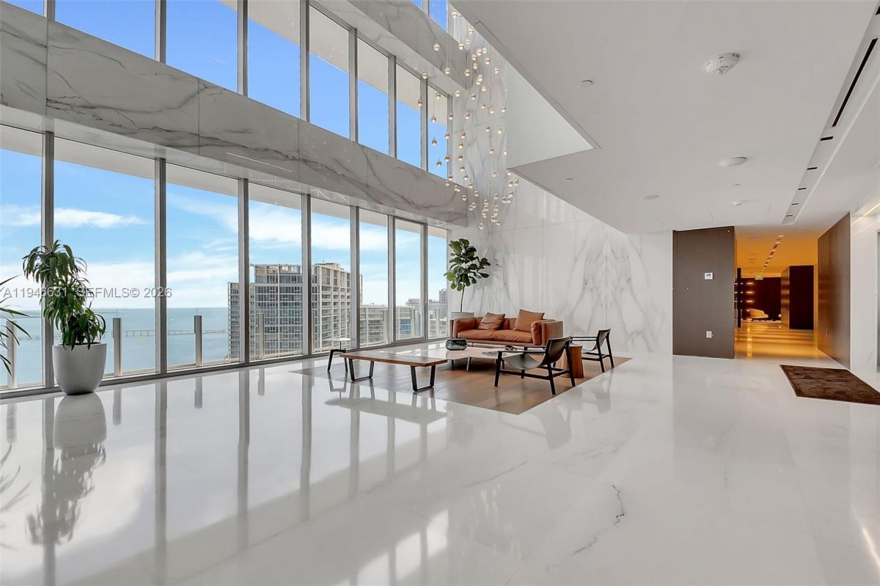 300 Biscayne Blvd Way, Unit 2808, Miami, FL 33131 Photo