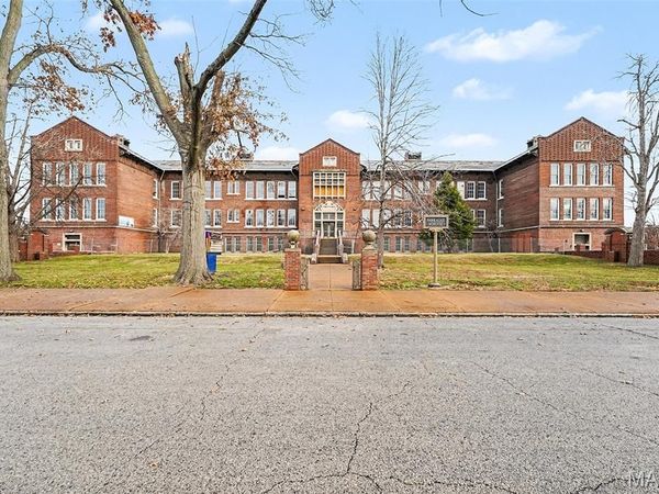 4025 Sullivan Avenue, St Louis, MO 63107