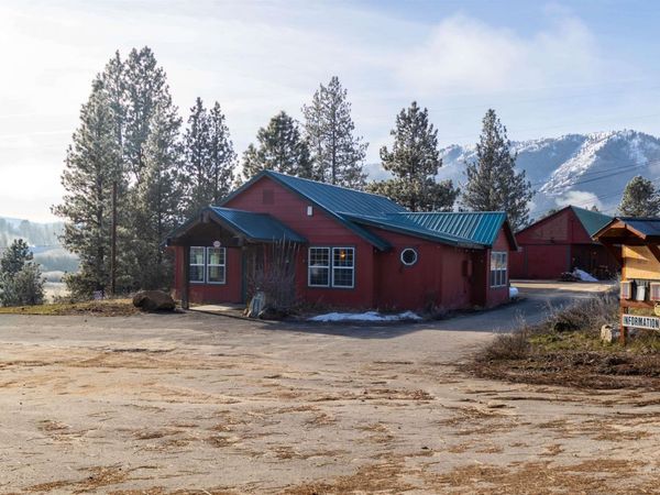 609 S Middlefork Rd, Garden Valley, ID 83622