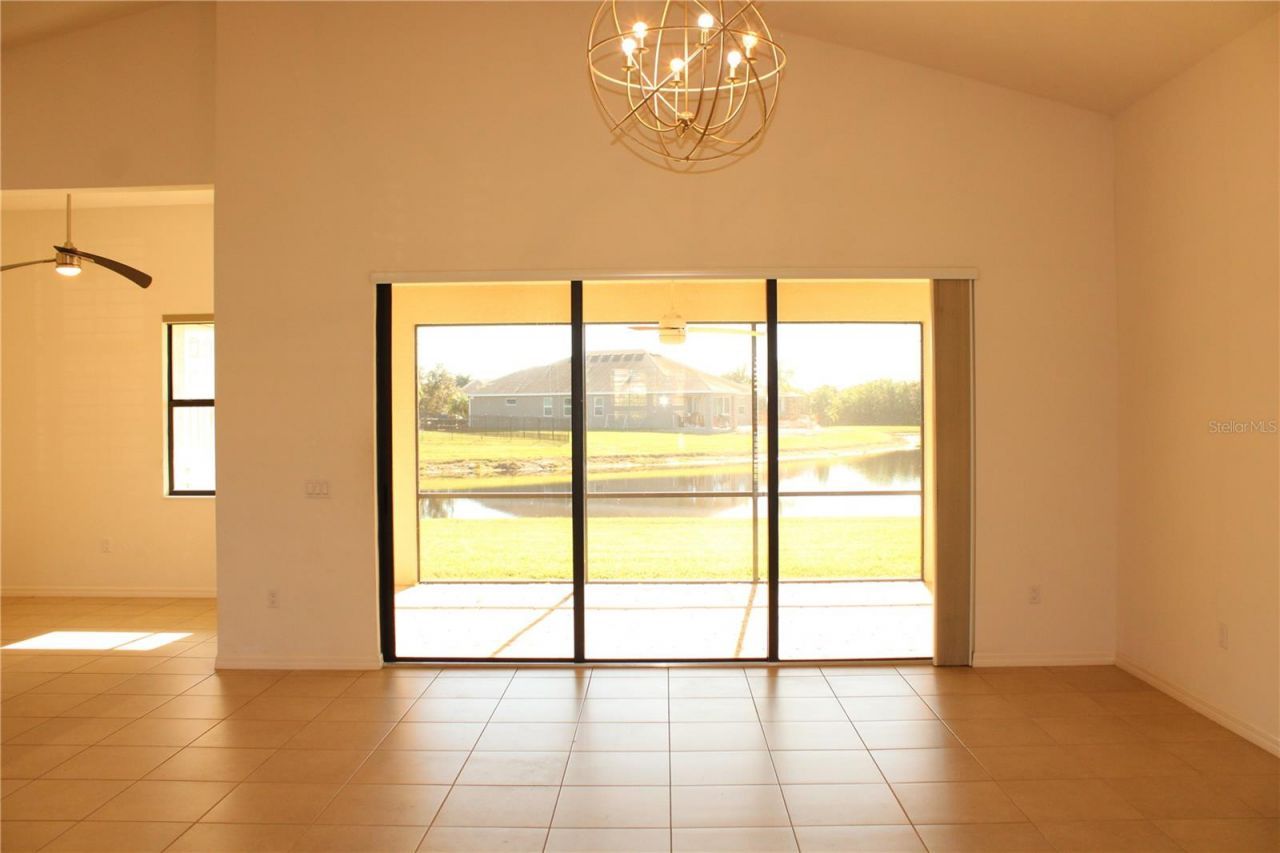 629 Rosemary Circle, Bradenton, FL 34212 Photo