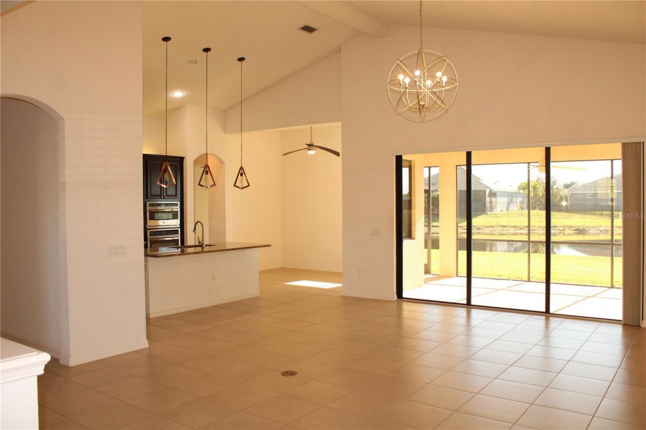 629 Rosemary Circle, Bradenton, FL 34212 Photo