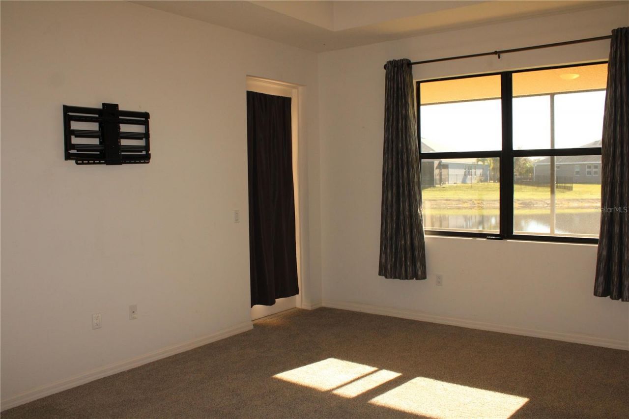 629 Rosemary Circle, Bradenton, FL 34212 Photo