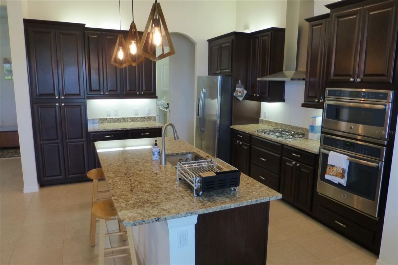 629 Rosemary Circle, Bradenton, FL 34212 Photo