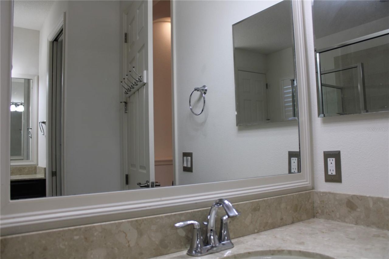 629 Rosemary Circle, Bradenton, FL 34212 Photo