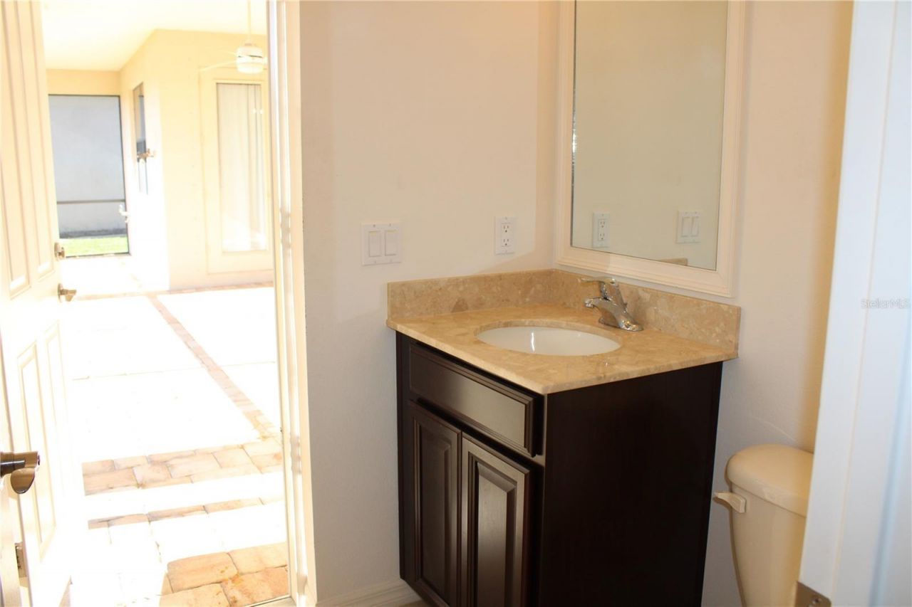 629 Rosemary Circle, Bradenton, FL 34212 Photo