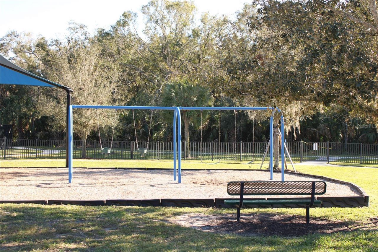 629 Rosemary Circle, Bradenton, FL 34212 Photo