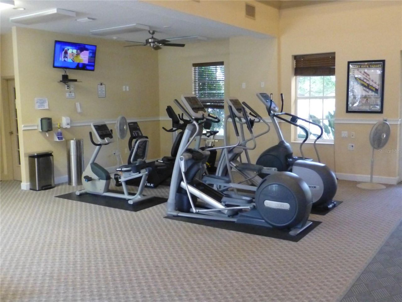 629 Rosemary Circle, Bradenton, FL 34212 Photo