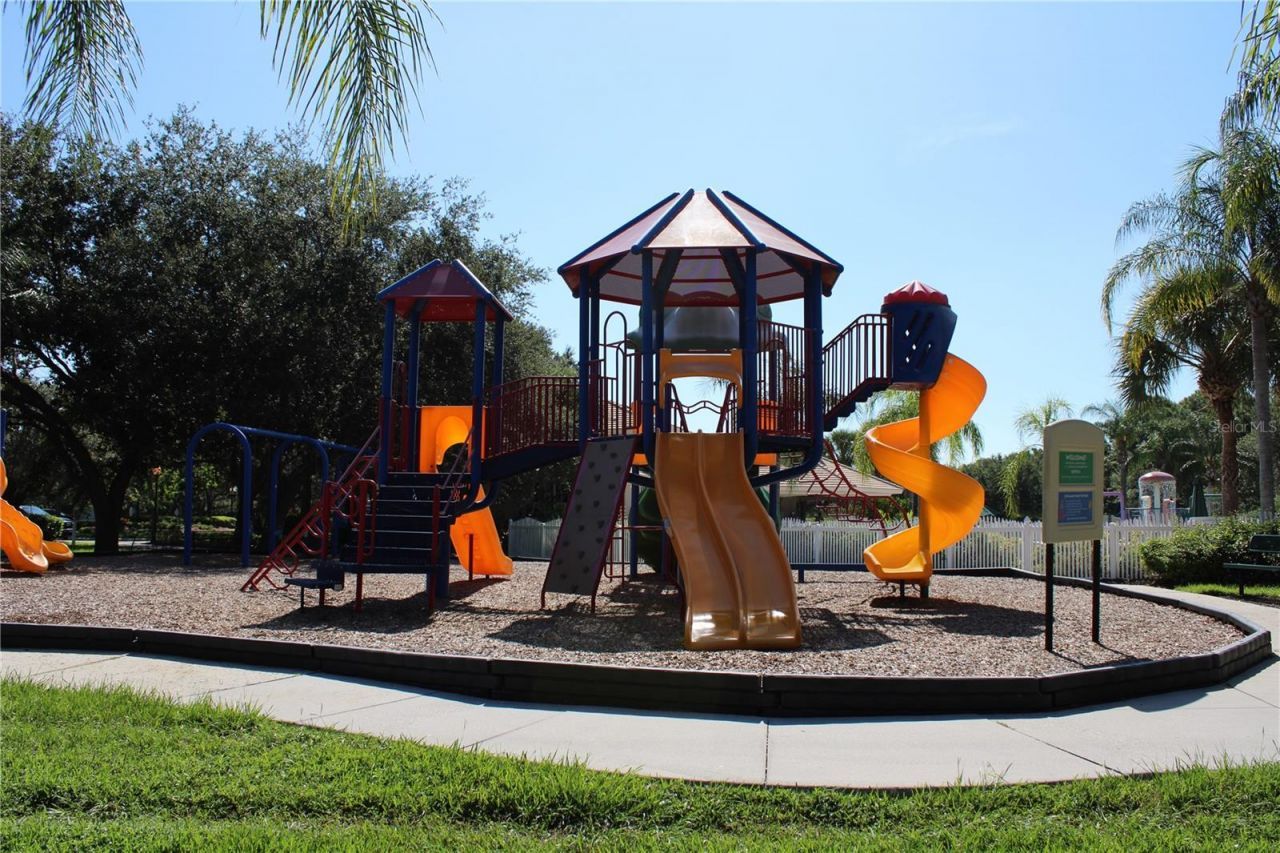 629 Rosemary Circle, Bradenton, FL 34212 Photo