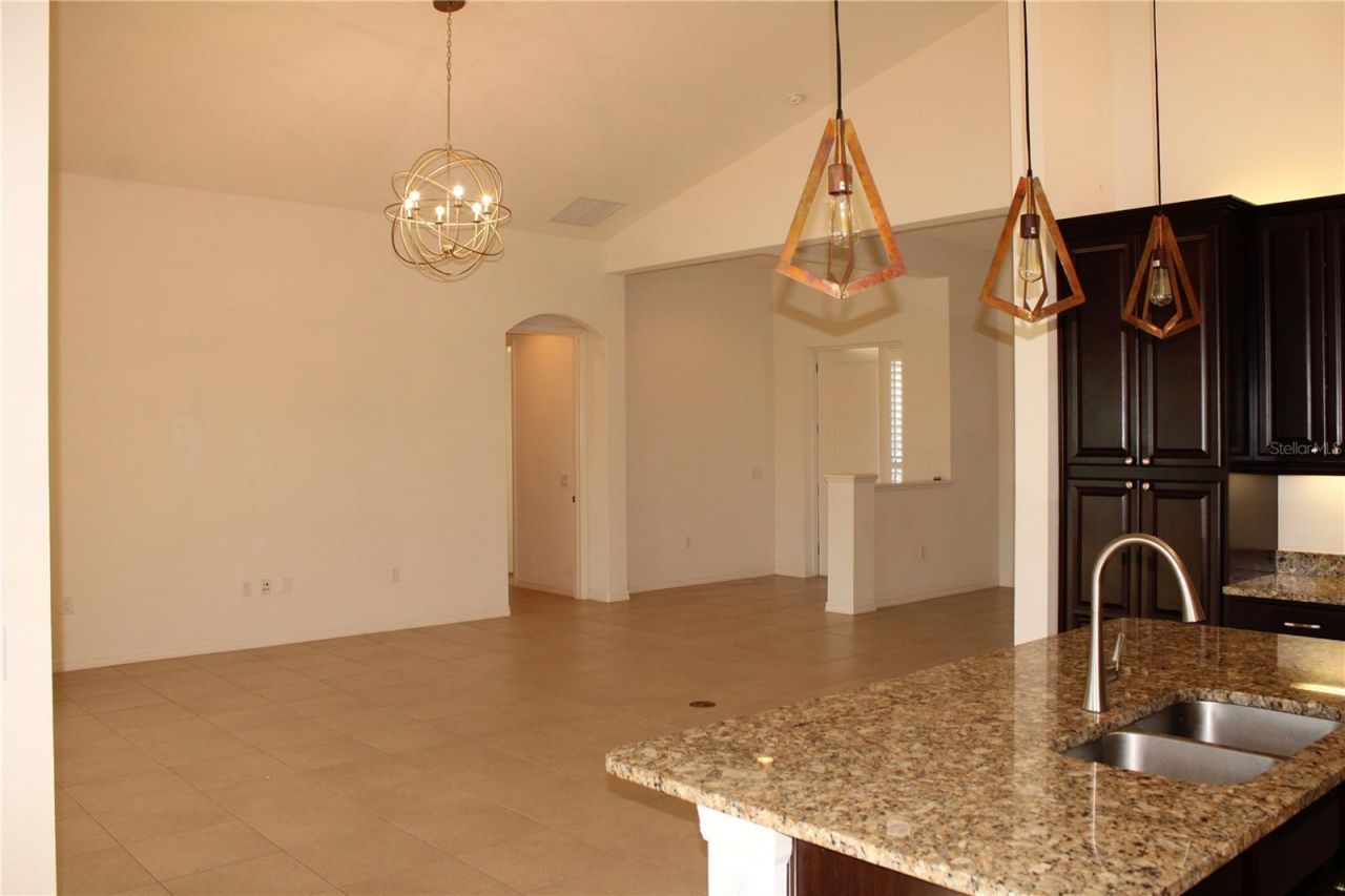 629 Rosemary Circle, Bradenton, FL 34212 Photo