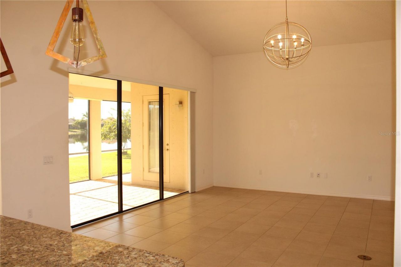 629 Rosemary Circle, Bradenton, FL 34212 Photo