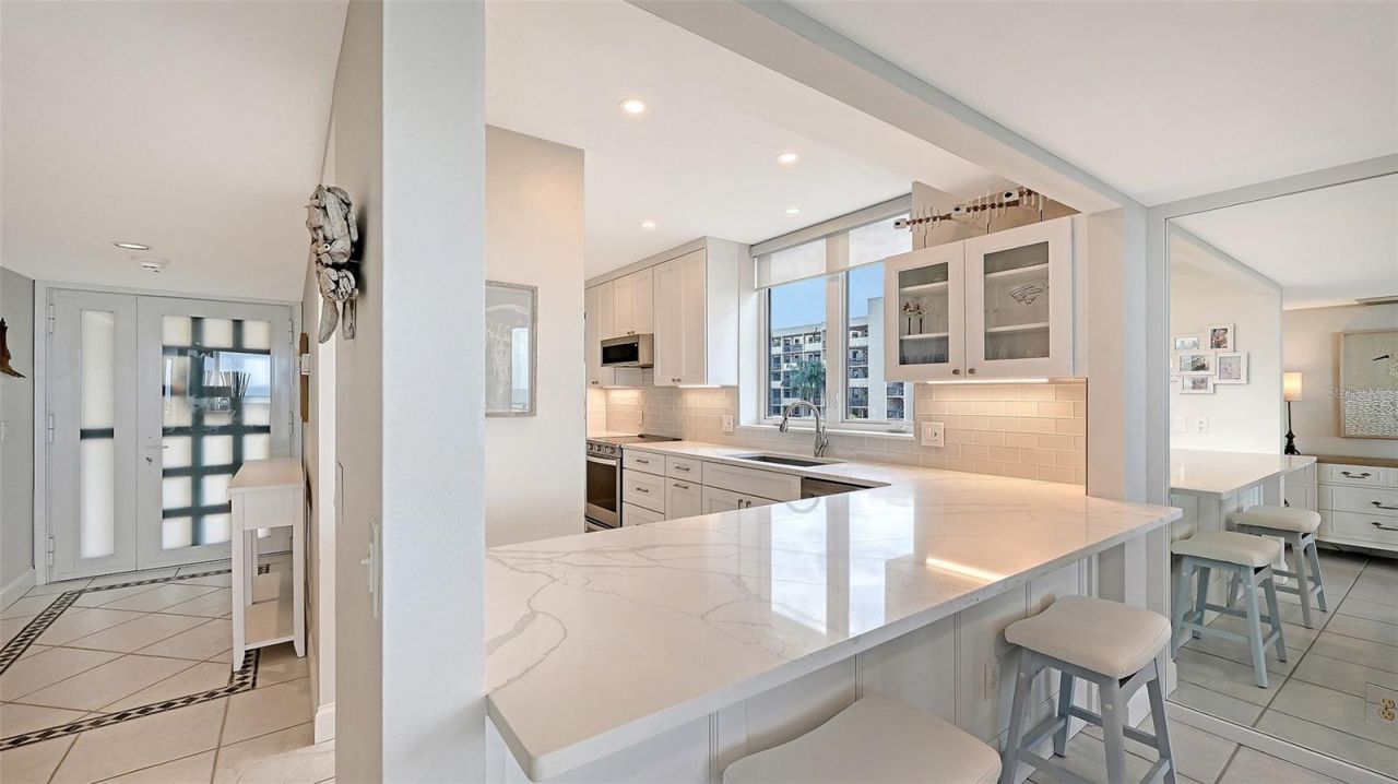 1145 Gulf Of Mexico Drive, Unit 301, Longboat Key, FL 34228 Photo