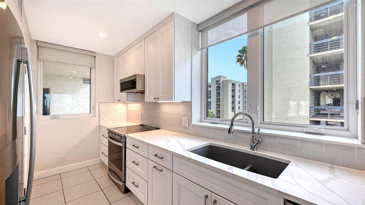 1145 Gulf Of Mexico Drive, Unit 301, Longboat Key, FL 34228 Photo