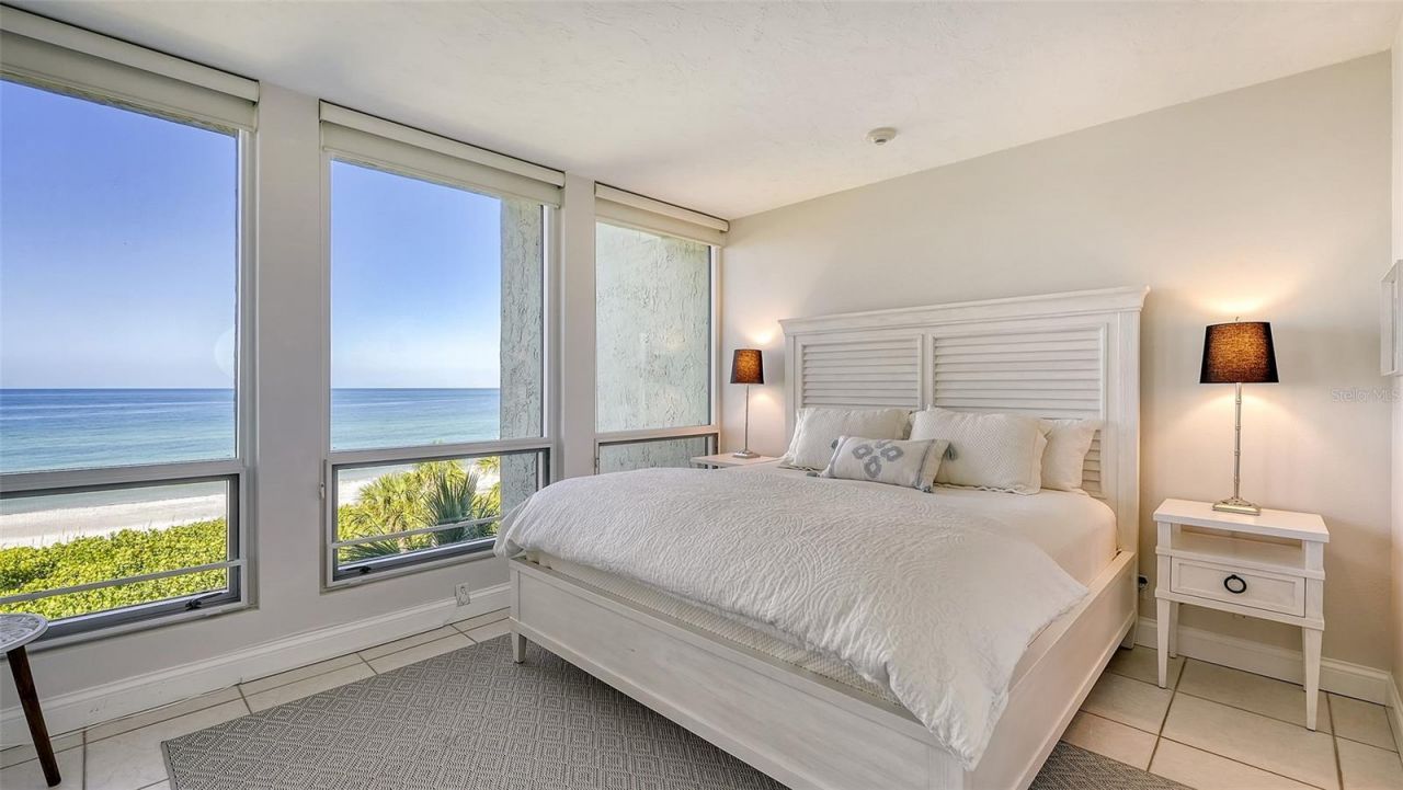 1145 Gulf Of Mexico Drive, Unit 301, Longboat Key, FL 34228 Photo