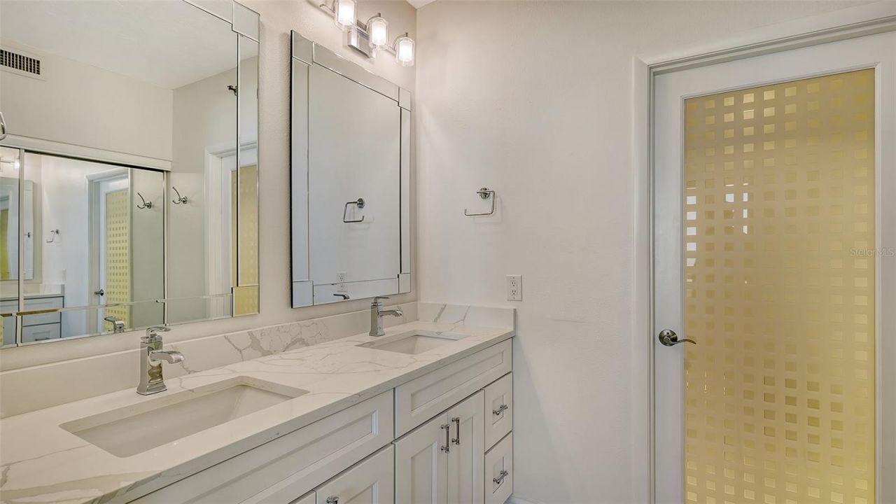 1145 Gulf Of Mexico Drive, Unit 301, Longboat Key, FL 34228 Photo