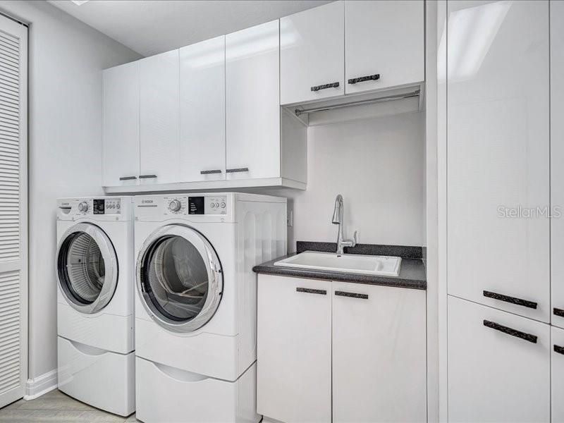 378 Golden Gate Point, Unit 6, Sarasota, FL 34236 Photo