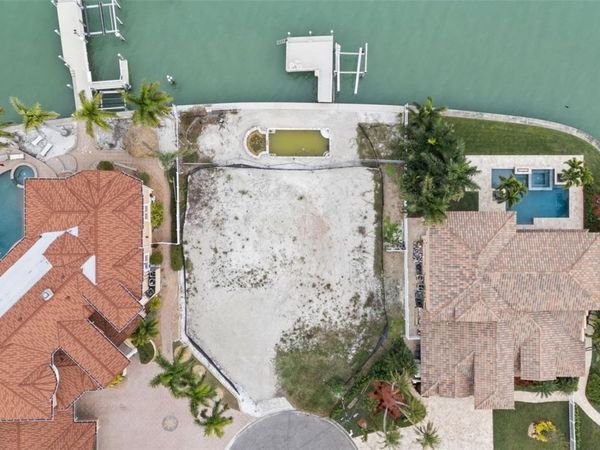 850 CAPRI BOULEVARD, TREASURE ISLAND, FL 33706