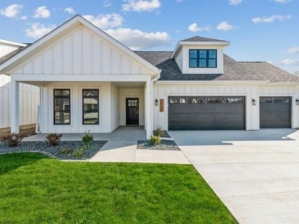 2934 Green Hills Drive, Ames, IA 50014