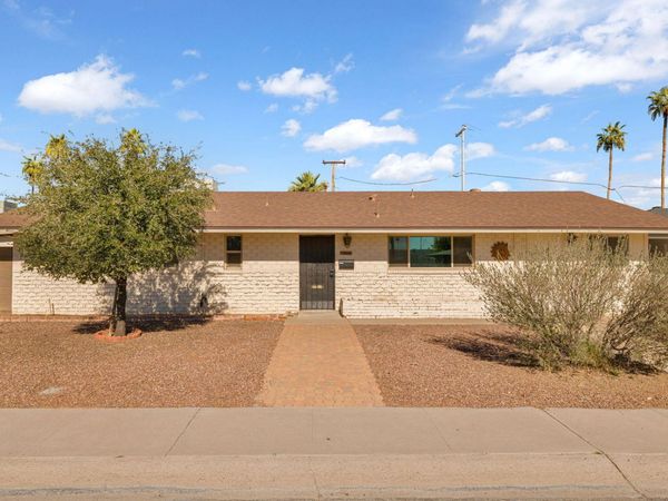 7526 E Minnezona Avenue, Scottsdale, AZ 85251